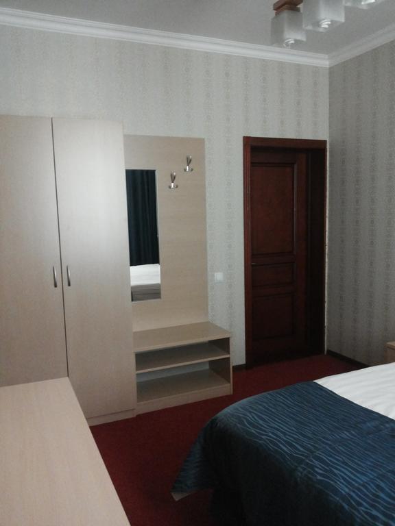 كاراغاندي Hotel ?Omplex Ak-Zhaik الغرفة الصورة
