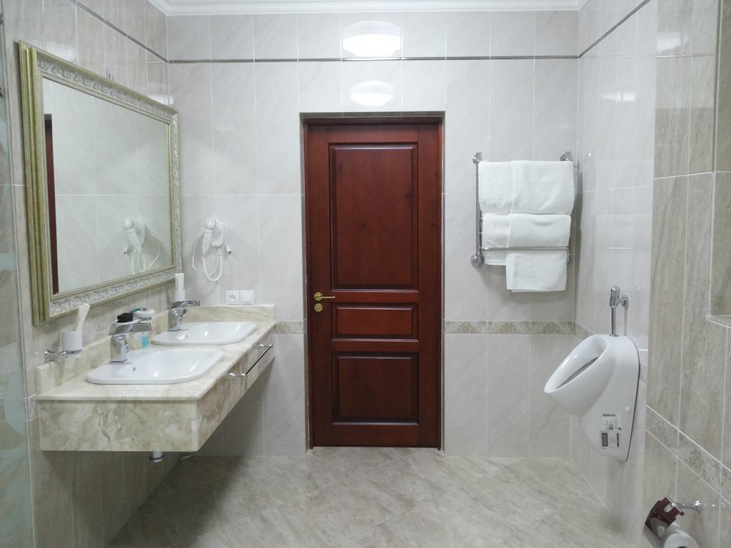 كاراغاندي Hotel ?Omplex Ak-Zhaik الغرفة الصورة