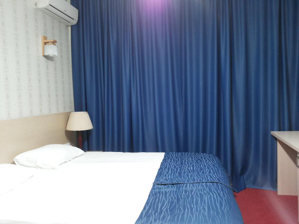كاراغاندي Hotel ?Omplex Ak-Zhaik الغرفة الصورة