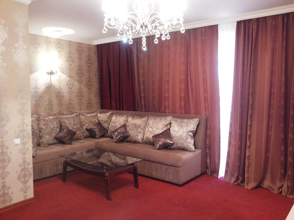 كاراغاندي Hotel ?Omplex Ak-Zhaik الغرفة الصورة
