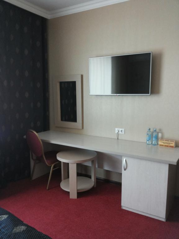 كاراغاندي Hotel ?Omplex Ak-Zhaik الغرفة الصورة