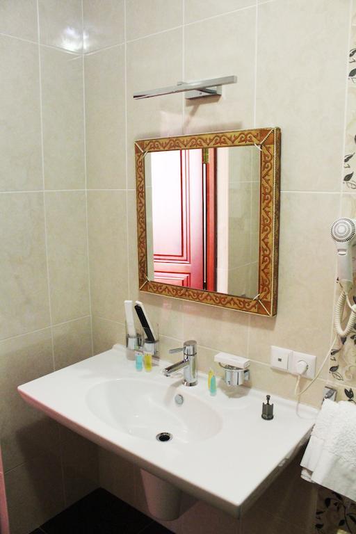 كاراغاندي Hotel ?Omplex Ak-Zhaik الغرفة الصورة