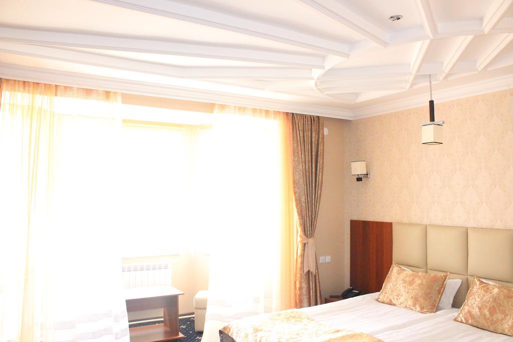 كاراغاندي Hotel ?Omplex Ak-Zhaik الغرفة الصورة